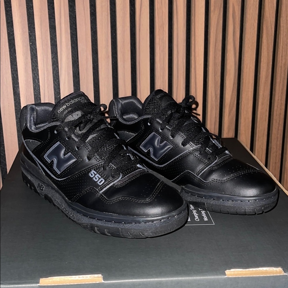 New Balance Men's Black Sneakers